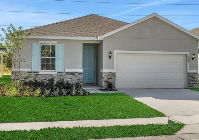 Photo 2 of Sale Pending at 1040 Luke Ave, Winter Haven, FL 33881 | MLS# G5115621 | Listing updated on 2026-09-14