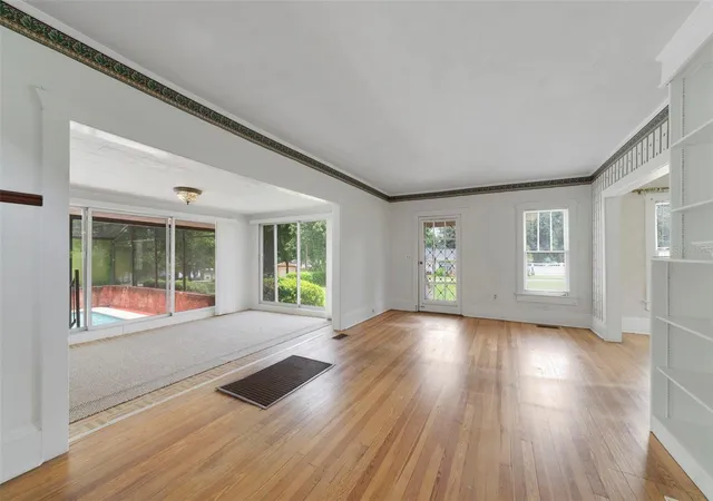 Photo 3 of Single family home for sale at 530 N Ridge Ave, Lake Alfred, FL 33850 | MLS# S5154519 | Listing updated on 2026-09-28