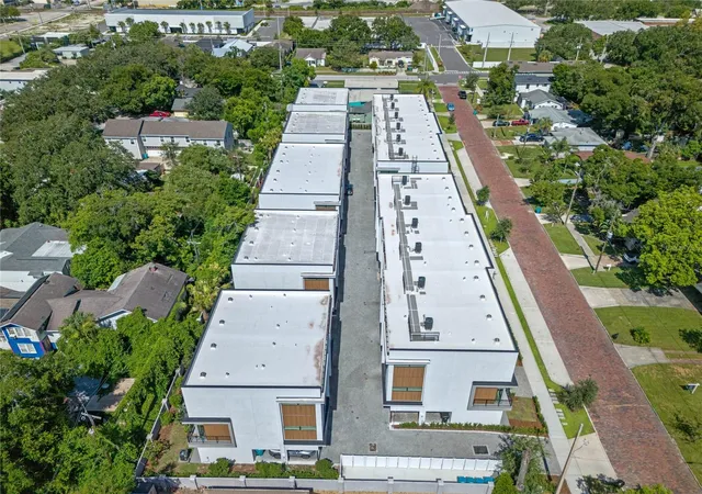 Photo 3 of Townhouse for sale at 42 W Harding St #C, Orlando, FL 32806 | MLS# O6428674 | Listing updated on 2026-08-13