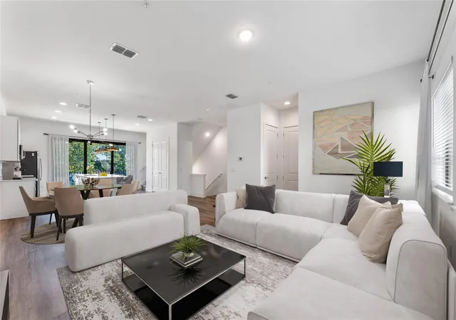 Photo 4 of Townhouse for sale at 42 W Harding St #C, Orlando, FL 32806 | MLS# O6428674 | Listing updated on 2026-08-13