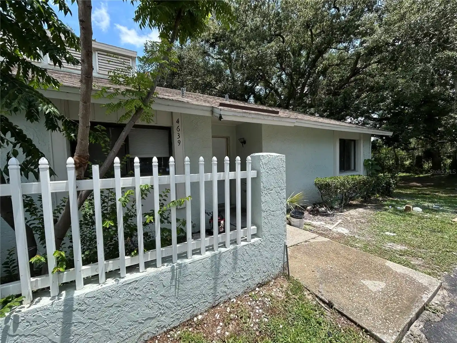 Listing Photo 2 - Condo for sale in 4639 N Pine Hls Rd located at 4639 N Pine Hls Rd, Orlando, FL 32808 - Unit #108
