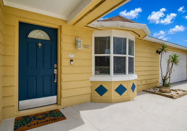 3rd image of 3652 Westchester Dr, Holiday, FL 34691 | MLS# W7888034