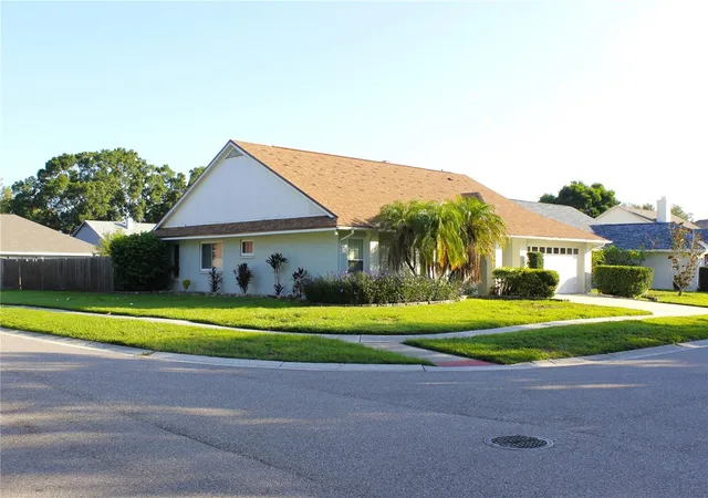 Photo 3 of Single family home for sale at 1913 Firethorn Ct, Brandon, FL 33511 | MLS# TB8533359 | Listing updated on 2026-07-29