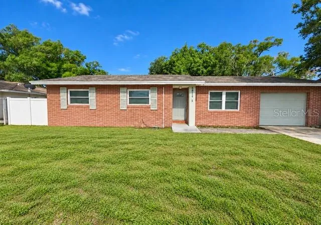 Photo 3 of Single family home for sale at 5814 Hammon Dr, Tampa, FL 33619 | MLS# TB8533360 | Listing updated on 2026-10-01