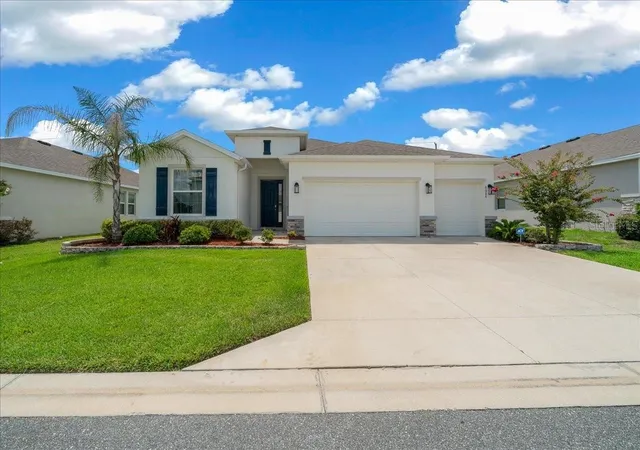 Photo 3 of Single family home for sale at 8068 Sw 59th Terrace, Ocala, FL 34476 | MLS# TB8533366 | Listing updated on 2026-09-05