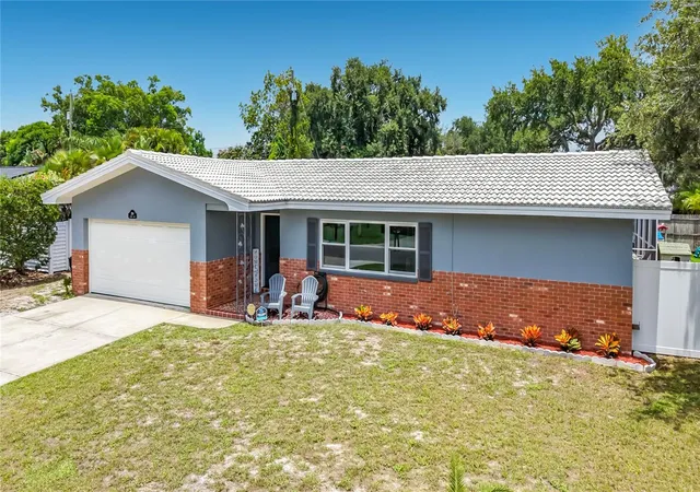 3rd image of 2198 Academy Dr, Clearwater, FL 33764 | MLS# TB8533372
