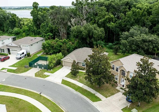Photo 3 of Single family home for sale at 7830 Sloewood Dr, Leesburg, FL 34748 | MLS# G5115633 | Listing updated on 2026-08-12