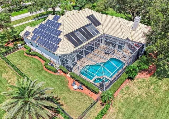 Photo 3 of Single family home for sale at 7767 Alister Mackenzie Dr, Sarasota, FL 34240 | MLS# A4701264 | Listing updated on 2026-09-13