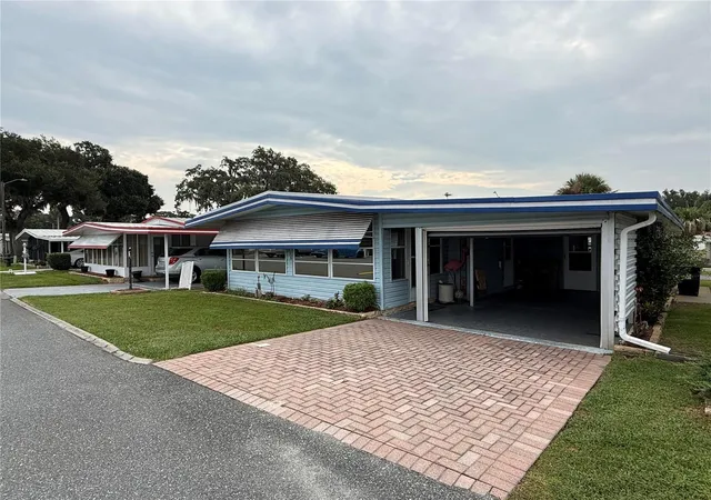 Photo 3 of Manufactured home for sale at 658 Misti Dr, Leesburg, FL 34788 | MLS# G5115636 | Listing updated on 2026-10-08