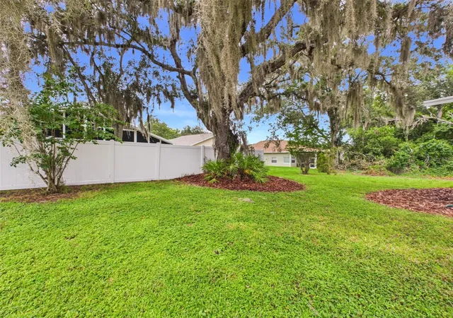 Photo 3 of Single family home for sale at 35601 Wickingham Ct, Zephyrhills, FL 33541 | MLS# OM729309 | Listing updated on 2026-08-24