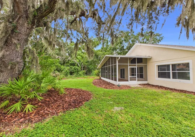 Photo 3 of Single family home for sale at 35601 Wickingham Ct, Zephyrhills, FL 33541 | MLS# OM729309 | Listing updated on 2026-08-24