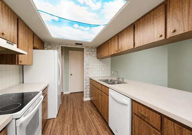 Photo 3 of Single family home for sale at 9074 Heather Blvd, Weeki Wachee, FL 34613 | MLS# TB8533393 | Listing updated on 2026-08-28