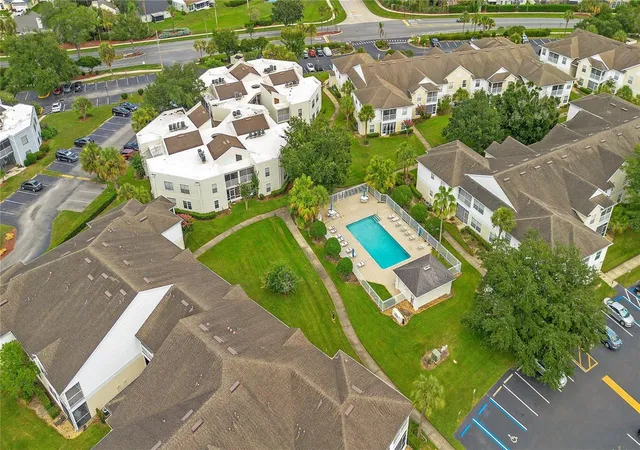 Listing Photo 2 - Condo for sale in building located at 3960 Southpointe Dr, Orlando, FL 32822 - Unit #504
