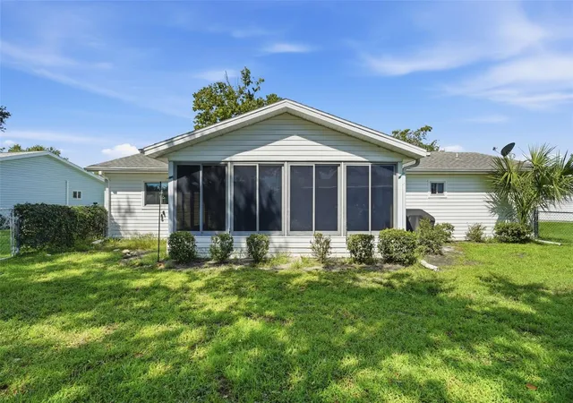 Photo 3 of Single family home for sale at 17989 SE 106th Court, Summerfield, FL 34491 | MLS# G5115640 | Listing updated on 2026-08-15