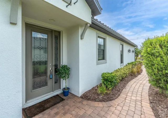 Photo 4 of Single family home for sale at 3142 Francoa Dr, Odessa, FL 33556 | MLS# TB8533418 | Listing updated on 2026-08-12