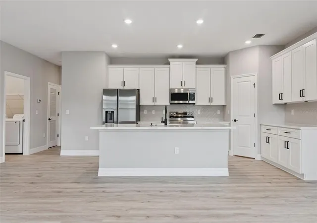 Photo 3 of Single family home for sale at 489 Marion Oaks Trl, Ocala, FL 34473 | MLS# O6428772 | Listing updated on 2026-08-24