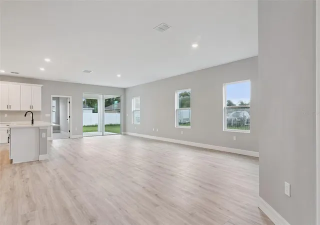 Photo 5 of Single family home for sale at 489 Marion Oaks Trl, Ocala, FL 34473 | MLS# O6428772 | Listing updated on 2026-08-24