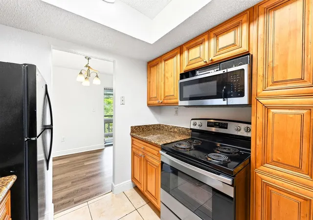 Photo 4 of Condo for sale at 4737 S Texas Ave #4737D, Orlando, FL 32839 | MLS# O6428773 | Listing updated on 2026-10-13