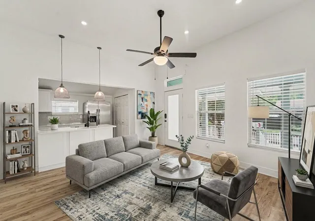 Photo 3 of Single family home for sale at 800 E Genesee St, Tampa, FL 33603 | MLS# TB8533430 | Listing updated on 2026-09-29