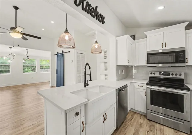 Photo 3 of Single family home for sale at 800 E Genesee St, Tampa, FL 33603 | MLS# TB8533430 | Listing updated on 2026-09-29
