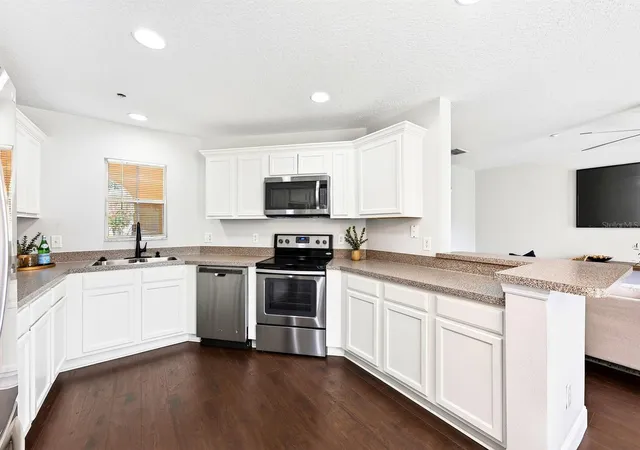 Photo 4 of Townhouse for sale at 13765 Golden Russet Dr, Winter Garden, FL 34787 | MLS# O6428789 | Listing updated on 2026-08-15