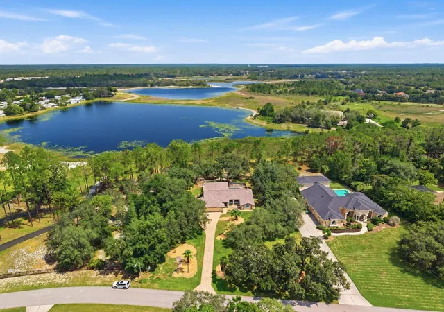 Photo 1 of Single family home for sale at 10307 Waters Edge Ct, Weeki Wachee, FL 34613 | MLS# W7888040 | Listing updated on 2026-10-03