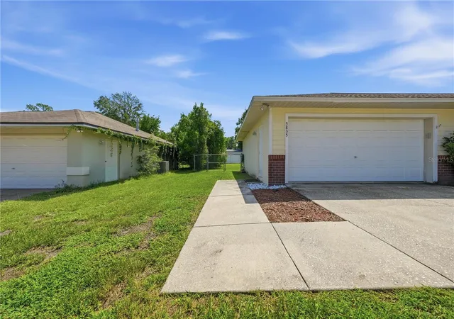 Photo 3 of Single family home for sale at 3835 Ne 13th Avenue, Ocala, FL 34479 | MLS# G5115645 | Listing updated on 2026-09-27