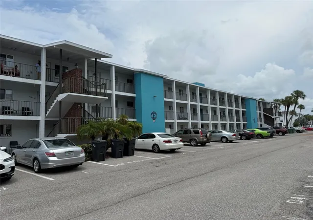 1st image of 2223 Sunset Dr #E24, Bradenton, FL 34207 | MLS# A4701292