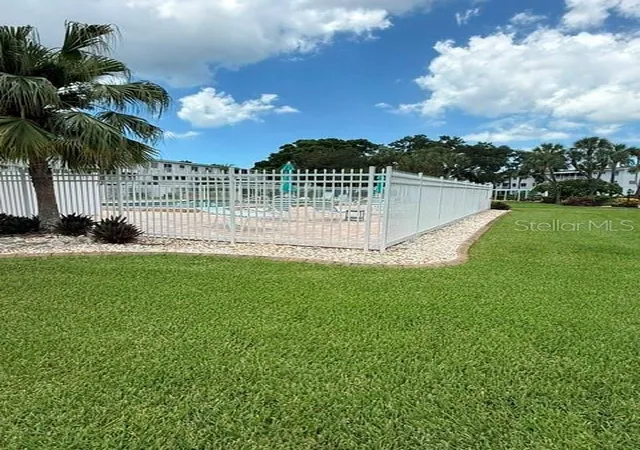 5th image of 2223 Sunset Dr, BRADENTON, FL 34207