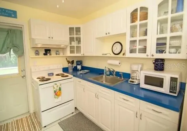 Photo 4 of Single family home for sale at 121 Laurie Dr, Ormond Beach, FL 32176 | MLS# O6428810 | Listing updated on 2026-09-22