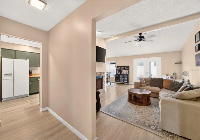 Photo 4 of Sale Pending at 1904 SE 37th Court Cir, Ocala, FL 34471 | MLS# OM729333 | Listing updated on 2026-09-20