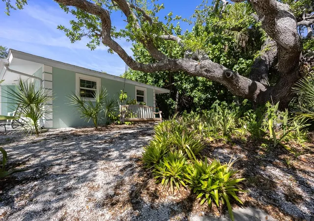 4th image of 4055 Bay Oaks Cir, Englewood, FL 34223 | MLS# A4701300
