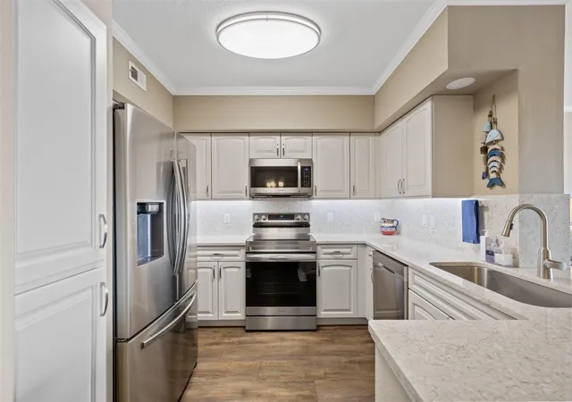 Photo 4 of Condo for sale at 4516 Seagull Dr #804, New Port Richey, FL 34652 | MLS# W7888044 | Listing updated on 2026-09-03