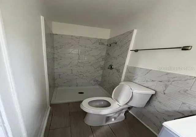 Photo 14 of Single family home for sale at 915 Seminole St, CLEARWATER, FL 33755 | MLS# TB8533467 | Listing updated on 2026-10-15