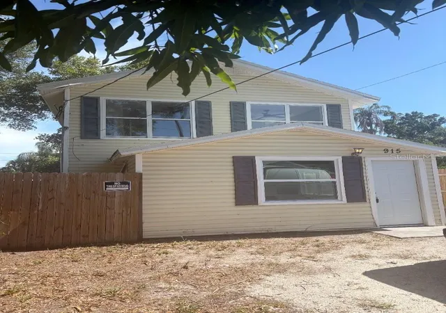 Photo 2 of Single family home for sale at 915 Seminole St, CLEARWATER, FL 33755 | MLS# TB8533467 | Listing updated on 2026-10-15
