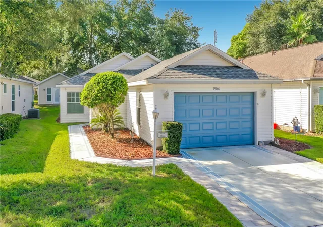 Photo 1 of Single family home for sale at 25146 Cranes Roost Cir, Leesburg, FL 34748 | MLS# G5115648 | Listing updated on 2026-10-01