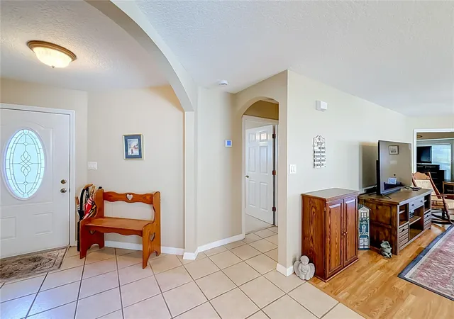 Photo 3 of Single family home for sale at 25146 Cranes Roost Cir, Leesburg, FL 34748 | MLS# G5115648 | Listing updated on 2026-10-01