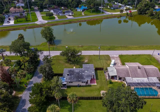 Photo 4 of Single family home for sale at 1101 16th Street, Edgewater, FL 32132 | MLS# V4950445 | Listing updated on 2026-09-03