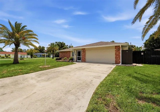 Photo 2 of Sale Pending at 290 Capri Ave, Venice, FL 34293 | MLS# N6145186 | Listing updated on 2026-08-10