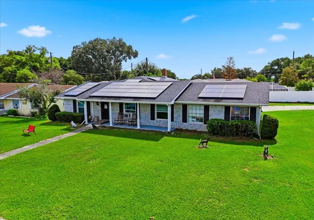 Photo 2 of Single family home for sale at 408 Lanier Ln, Winter Haven, FL 33884 | MLS# O6428832 | Listing updated on 2026-08-14