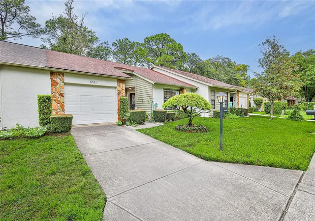 Photo 3 of Single family home for sale at 6591 Brambleleaf Dr, Spring Hill, FL 34606 | MLS# W7888045 | Listing updated on 2026-08-05