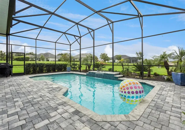 Photo 3 of Single family home for sale at 5141 Greens Dr, Lady Lake, FL 32159 | MLS# G5115649 | Listing updated on 2026-10-02