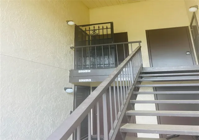 Listing Photo 5 - Condo for sale in building located at 625 Midway Dr, OCALA, FL 34472 - Unit #B