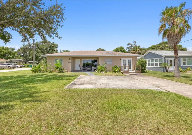 1st image of 504 Riverside Dr, Daytona Beach, FL 32117 | MLS# FC320266