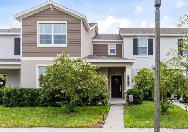 Photo 2 of Townhouse for sale at 10607 Words Dr, Winter Garden, FL 34787 | MLS# O6428851 | Listing updated on 2026-08-29