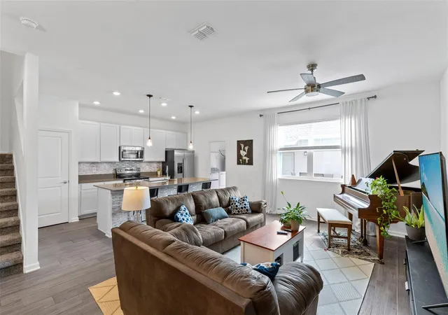 Photo 5 of Townhouse for sale at 10607 Words Dr, Winter Garden, FL 34787 | MLS# O6428851 | Listing updated on 2026-08-29