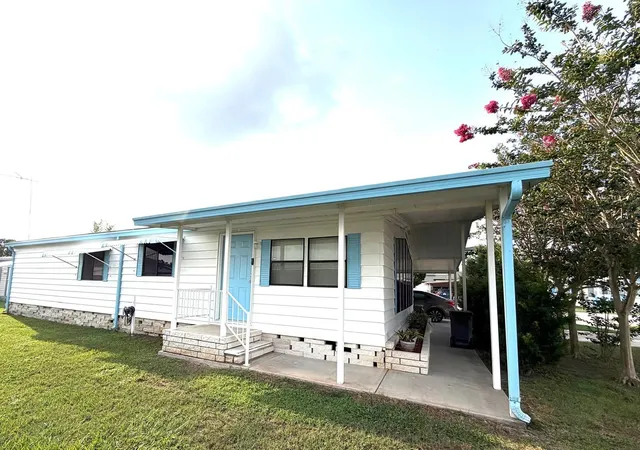 Photo 3 of Sale Pending at 3937 Chris Dr, Wesley Chapel, FL 33543 | MLS# TB8533517 | Listing updated on 2026-10-10