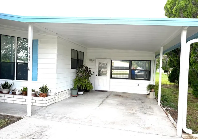 Photo 3 of Sale Pending at 3937 Chris Dr, Wesley Chapel, FL 33543 | MLS# TB8533517 | Listing updated on 2026-10-10