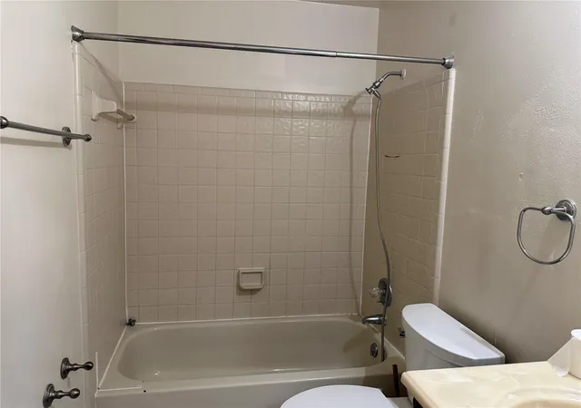 11th image of 900 Sw 62nd Blvd #G41, Gainesville, FL 32607 | MLS# GC542287