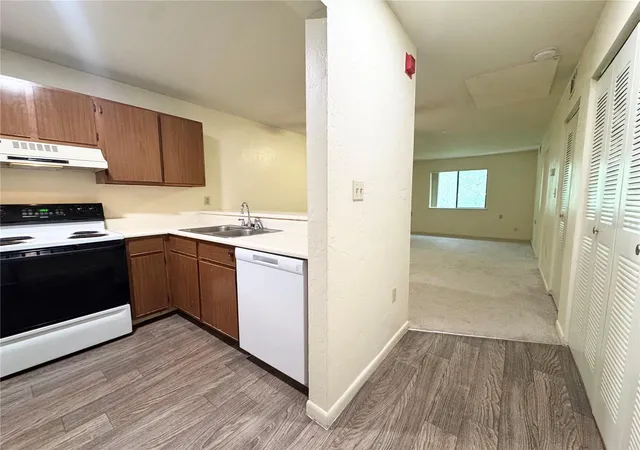 2nd image of 83 Se 16th Ave #E303, Gainesville, FL 32601 | MLS# GC542288